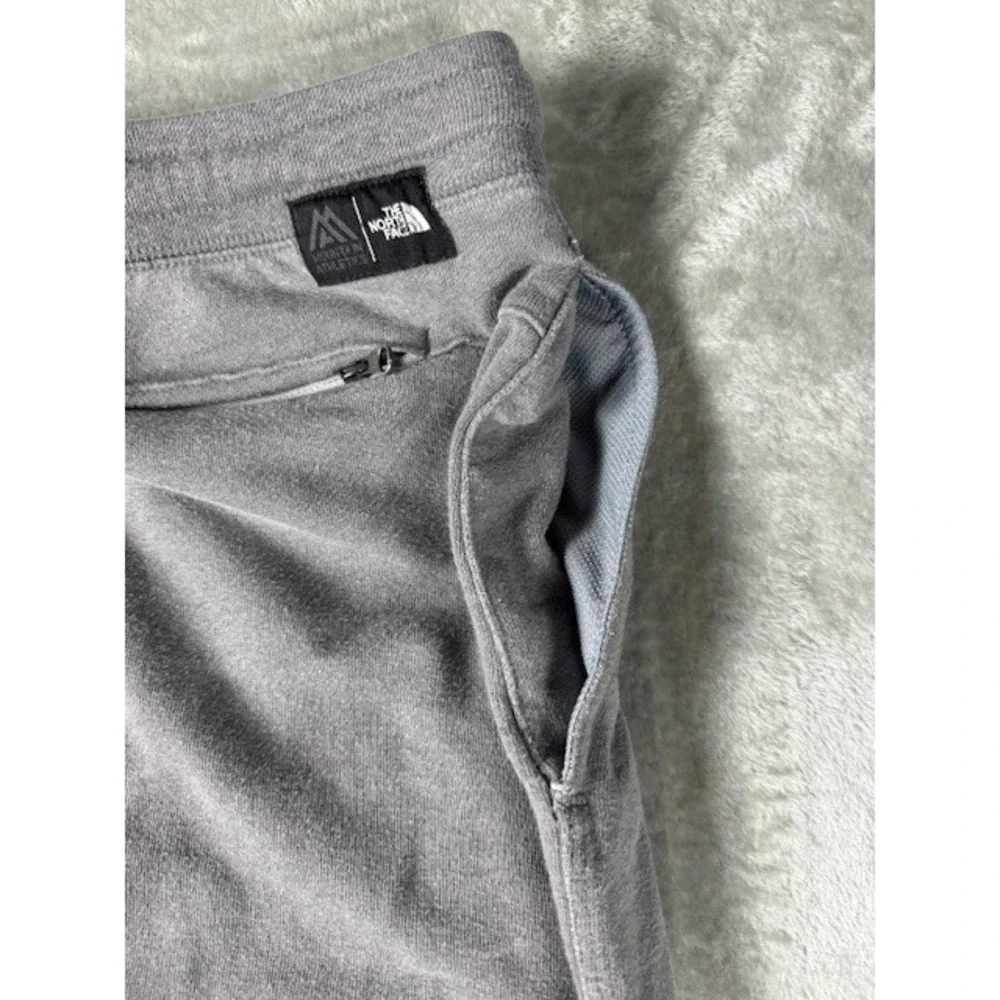 North Face Men's Sweatpants Size Large Grey Athletic‎ Relaxed Fit